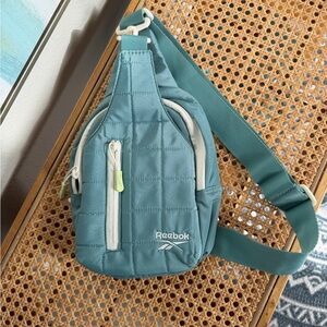 Reebok Quilted Sling Bag backpack travel over the shoulder like new fast ship